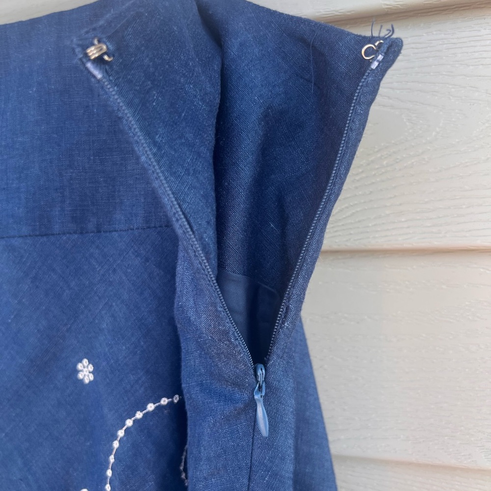 Jones New York Blue Linen blend embroidered skirt - Size 8 - Picture 4 of 12